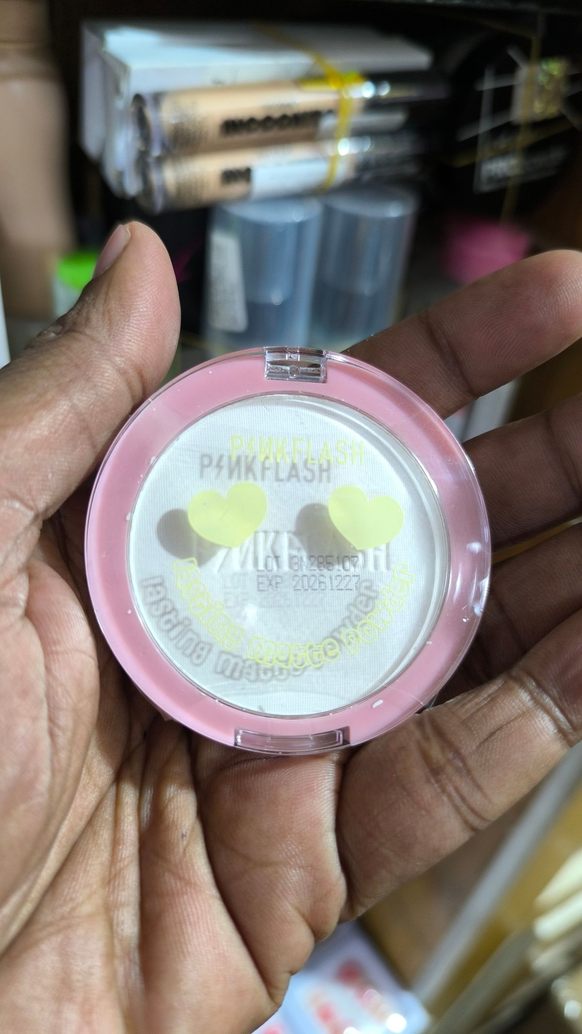 pink flash face powder white - Image 1