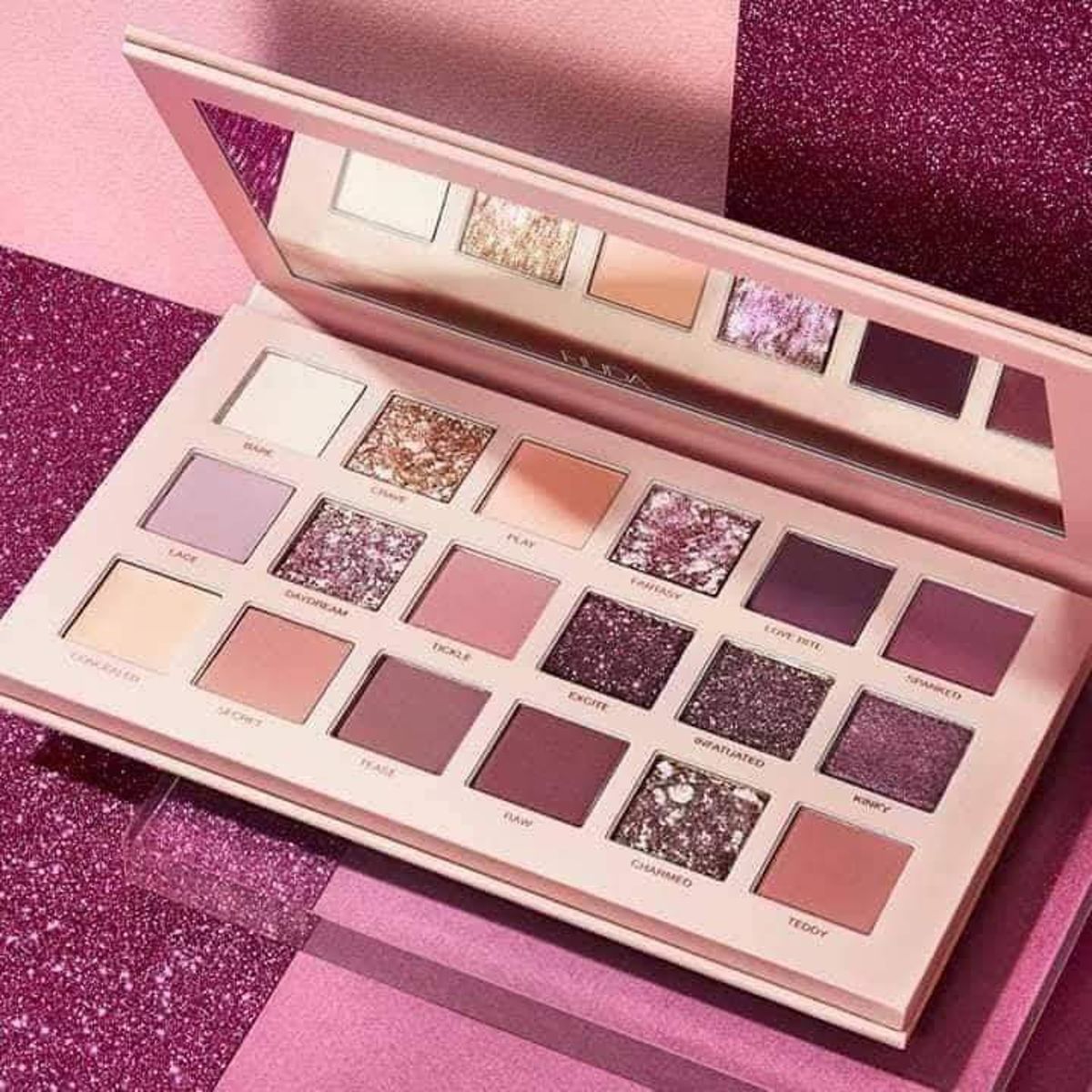 Huda beauty nude pallet - Image 1