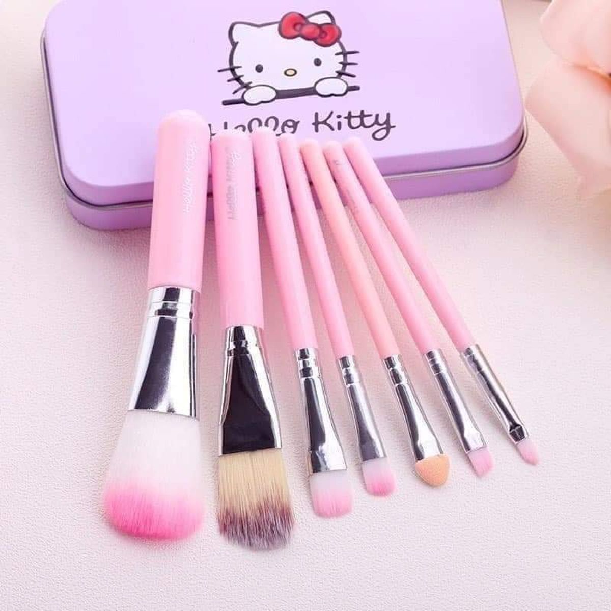 hello kitty brush set 7 piece - Image 1