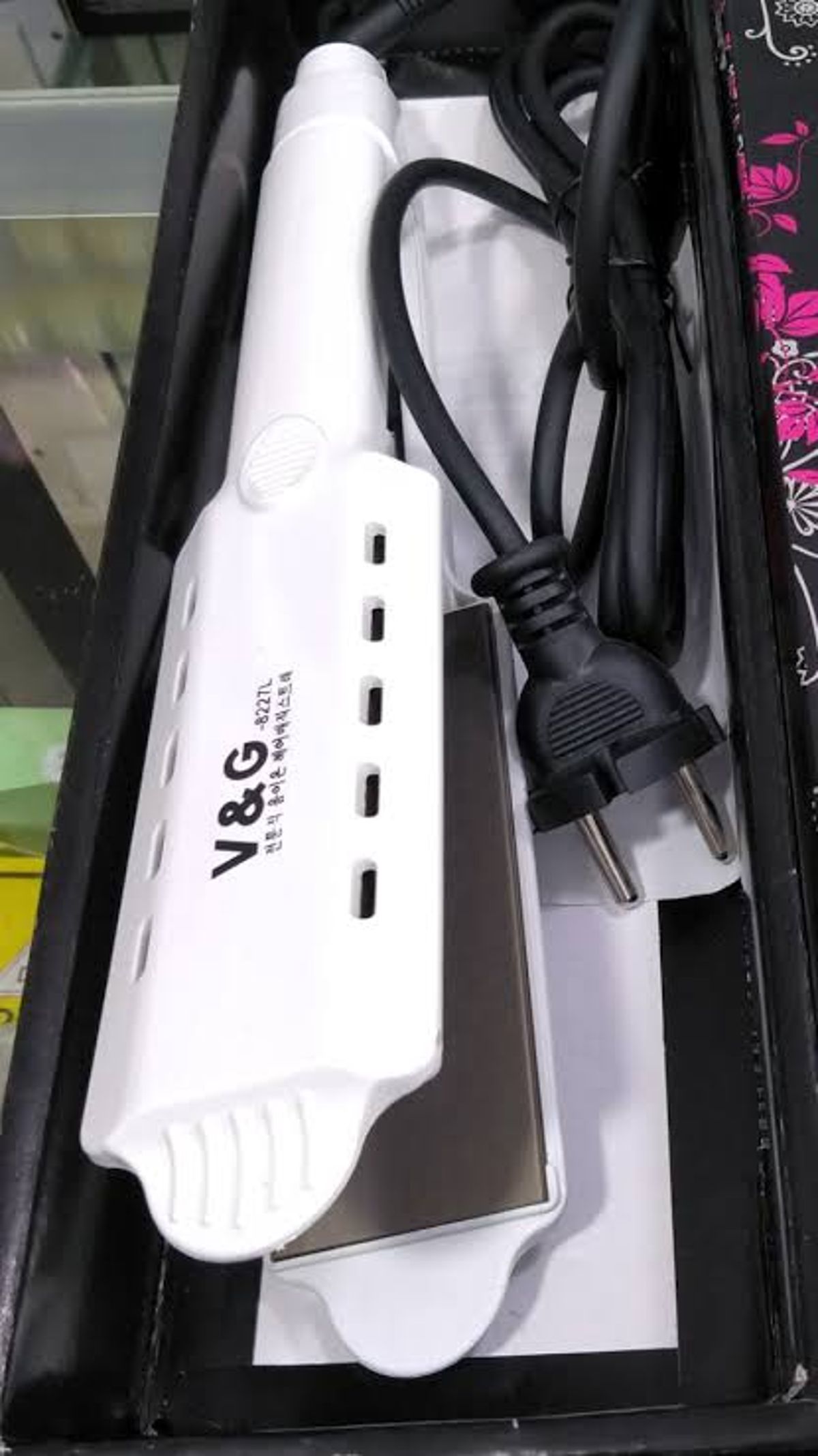 V&G 8227 Professional Hair Straightener - Image 1