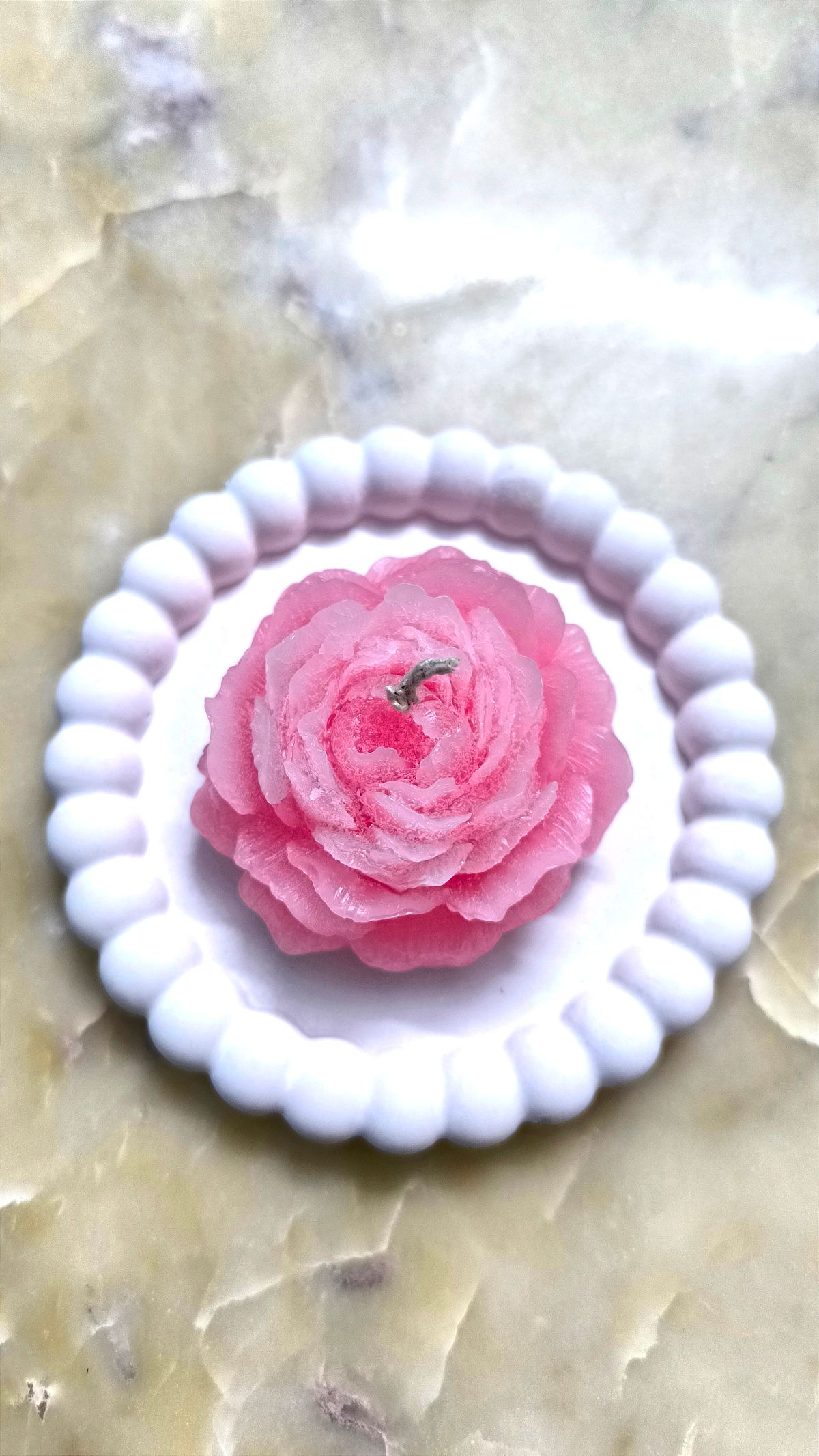 flower shape candle with concrete tray - Image 1