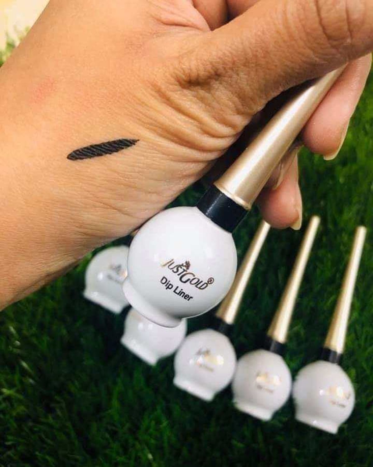 just gold eyeliner - Image 1