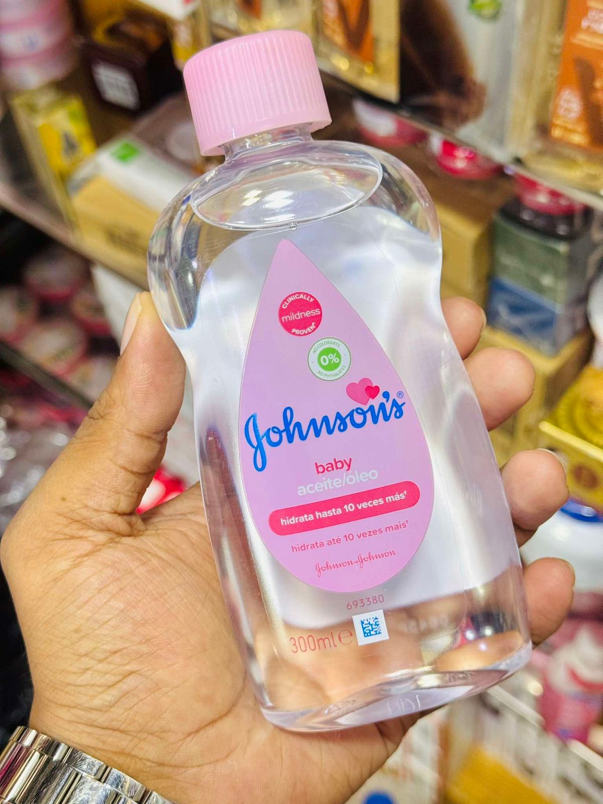 Johnson's baby oil 300 ml - Image 1