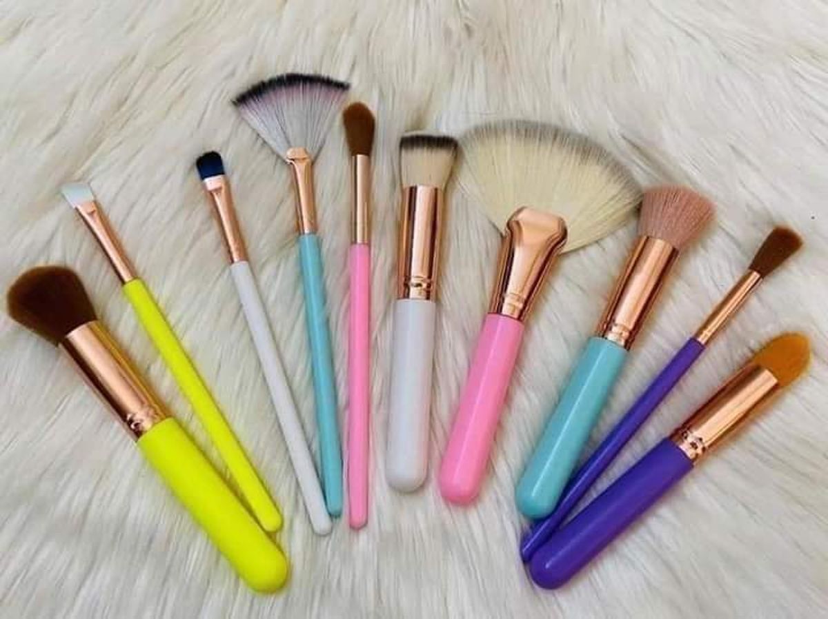 kabuki brush 10 piece multi colour - Image 1