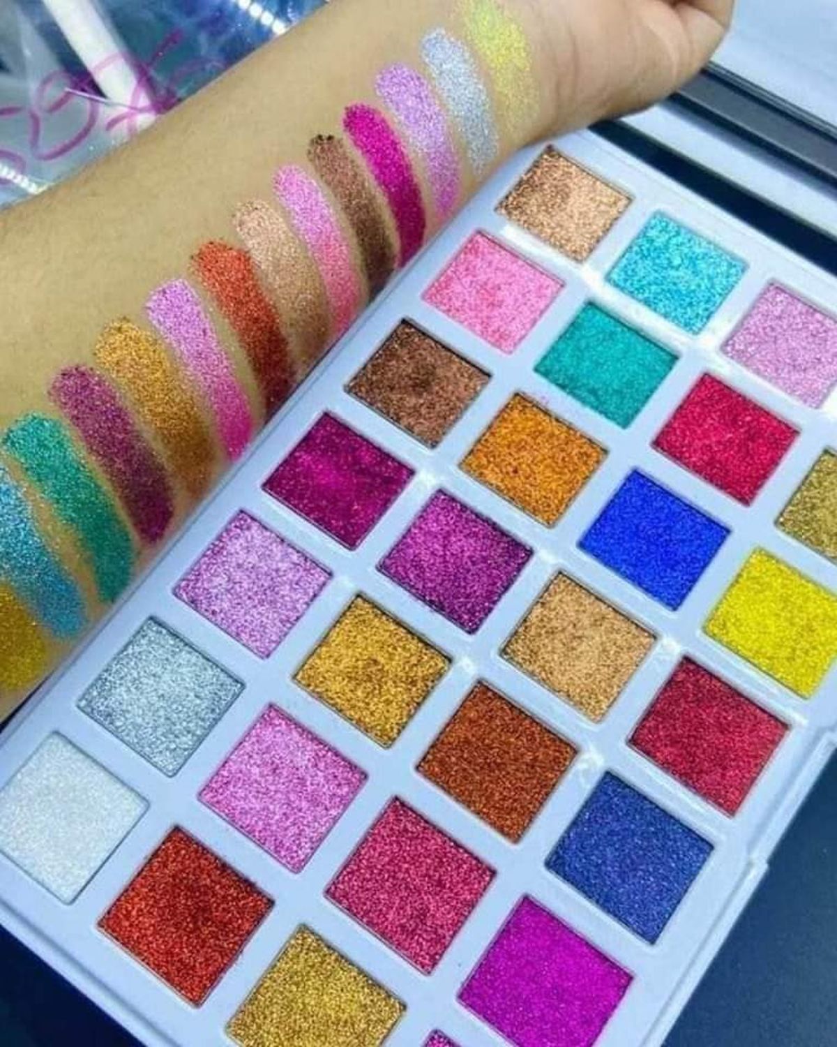 pigment play 28 colour glitter pallet - Image 1