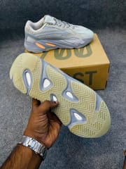 Yezzy boost 700 v2_img_3