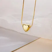 Minimal Love Shape Neckpiece_img_0