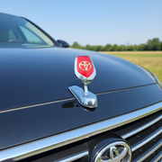 Bonnet Logo Stand (Red Badge Shape)_img_4
