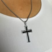 The black Cross_img_3
