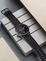 TOMI T-042 Men's Leather Belt Quartz Watch With Date (Black)_img_4