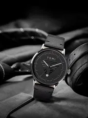 TOMI T-042 Men's Leather Belt Quartz Watch With Date (Black)_img_3