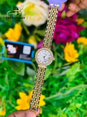 🌸 Elegant Ladies Gold Chain Watch_img_1