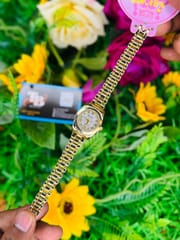 Elegant Gold Ladies Wrist Watch_img_2