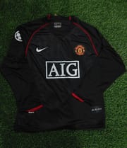 Manchester United 7/8 Away Retro kit Available Now._img_0