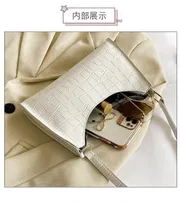 Crocodile shoulder bag_img_7