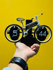 MidClock HY-F117 Unique Bicycle Vintage Flip Desk Clock – White + Red Color_img_1