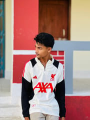 Real Madrid, Liverpool, Training kit Sweat-shirt...  Available now... ✅🖤_img_10