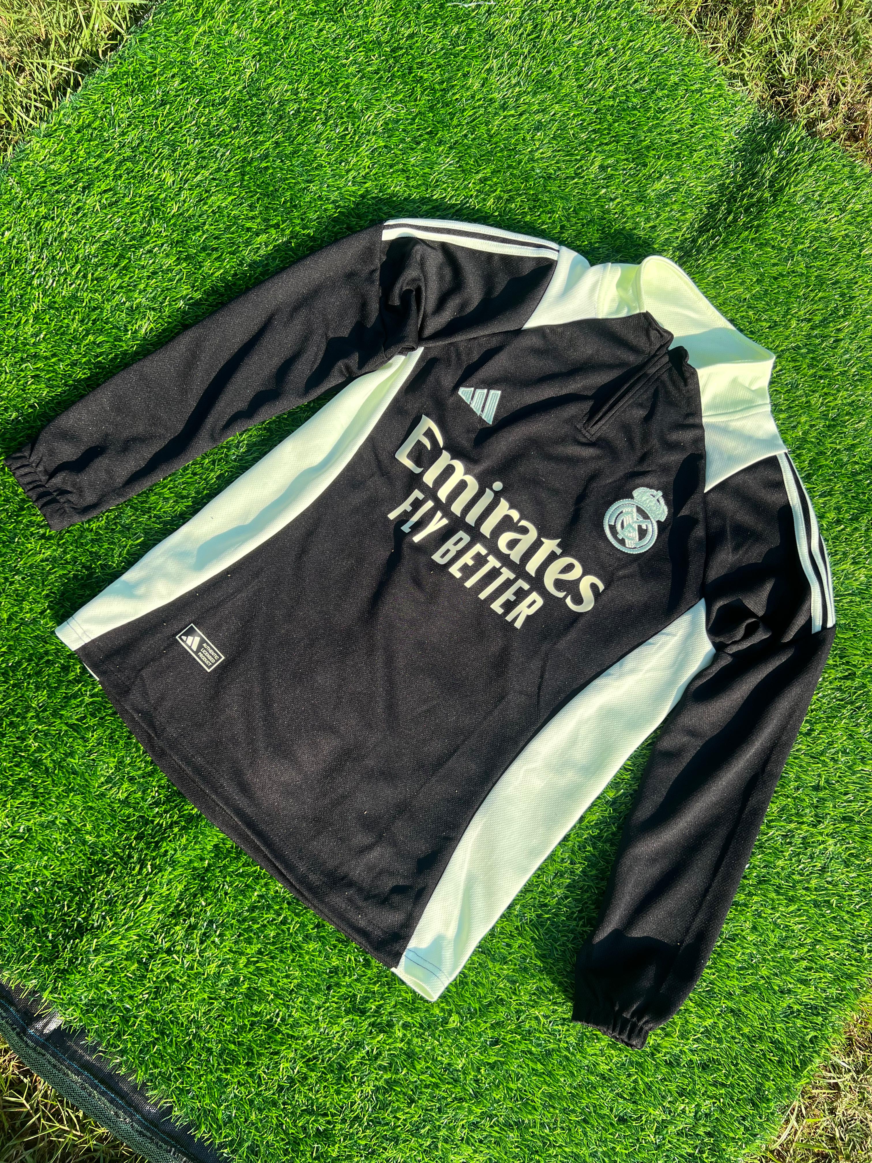 Real Madrid, Liverpool, Training kit Sweat-shirt...  Available now... ✅🖤_img_15