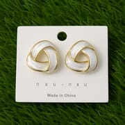 Premium Knot Pearl Earring – Luxurious Gloss Shine Design for Women_img_2