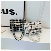 Chained Texture Square Bag_img_0