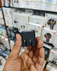 Anker Nano 45W GaN Fast Charger with Smart Display (A121D)_img_1