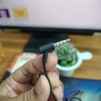 OneTech V2 Wired Earphone With Mic HD Sound Soft Silicon Cable_img_4