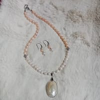 Exclusive Pearl Necklace With Locket_img_1