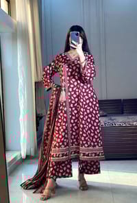 Floral printed three-piece suit_img_1