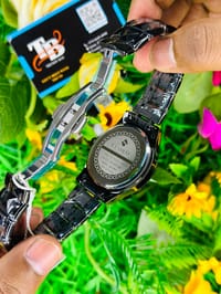 Elegant Black Stainless Steel Quartz Watch with Day & Date Display_img_3