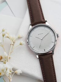 Titan Neo V Analog Watch - For Unisex_img_4