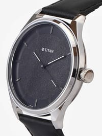 Titan Neo V Analog Watch - For Unisex_img_4