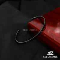 Classic Cuff Bracelet Black Edition_img_0