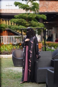 Muslima Dubai Embroidered Burqa Set – Full 5-Piece Premium Collection_img_1