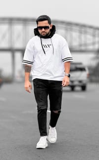 WE Hoodie T Shirt White_img_1