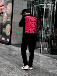 Last Man Black_img_2