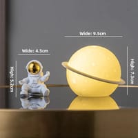 Astronaut-themed LED night light with 3D moon design - Battery Operated_img_6