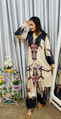 M Cut Biscuit Three Piece_img_4