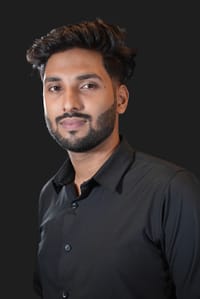 ILIAF Timeless Black Essential Shirt - Versatile Professional Wear_img_2