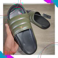 Imported Most Trendy Men's Slides_img_5