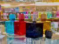 Empty Perfume Atomizer 30 ml Refillable obtuse triangle Shape Colorful Glass Spray 30ml Bottle 1 pcs Random color_img_0