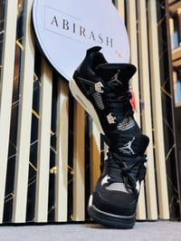 Jordan 4 Retro White Thunder_img_0