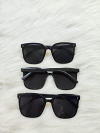 Black oval sunglasses_img_4