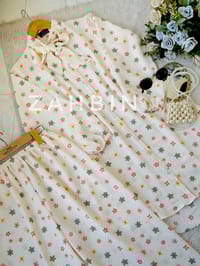 Daisy Delight 🌷_img_1