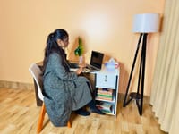 SmartFold Desk – Modern Foldable Desk for Home & Office_img_4