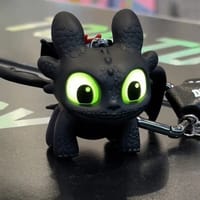 Toothless Light-Up Night Fury Keychain_img_2