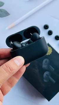 Apple Airpods pro 2nd ganaration with ‎Display(Black/white)_img_2