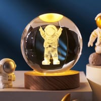 3D Crystal Ball – Astronaut (7 Color Base)_img_0