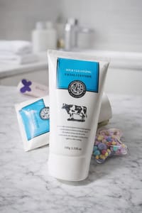 Milk foaming cleanser . 100 gm_img_0