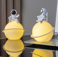 Astronaut-themed LED night light with 3D moon design - Battery Operated_img_1
