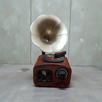 Vintage Mini Gramophone Showpiece – Classic Table Décor_img_1